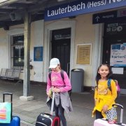 Kinder am Bahnhof Lauterbach